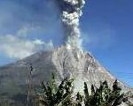 e1492166300881 - آتشفشان 'سینابونگ' اندونزی فعال شد