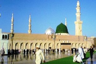 e1502877949755 - حال و هوای زائران سرزمین وحی در مسجد النبی و جنت البقیع