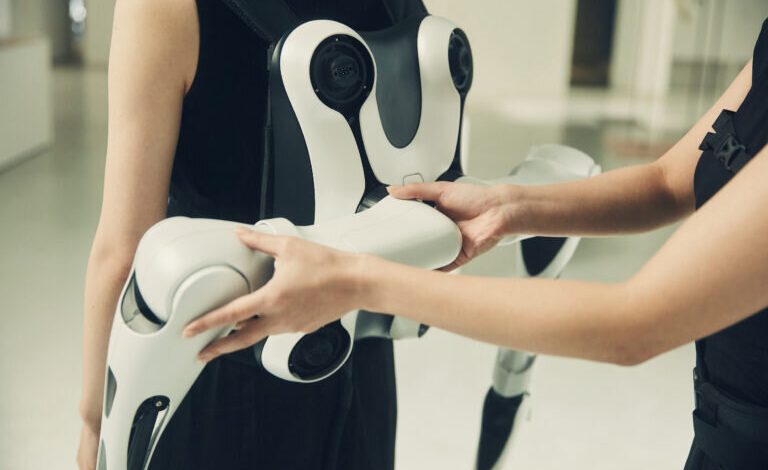 4520347 768x470 - گجت پوشیدنی با ۶ بازوی رباتیک به کمک معلولان می آید - خبرگزاری مهر | اخبار ایران و جهان