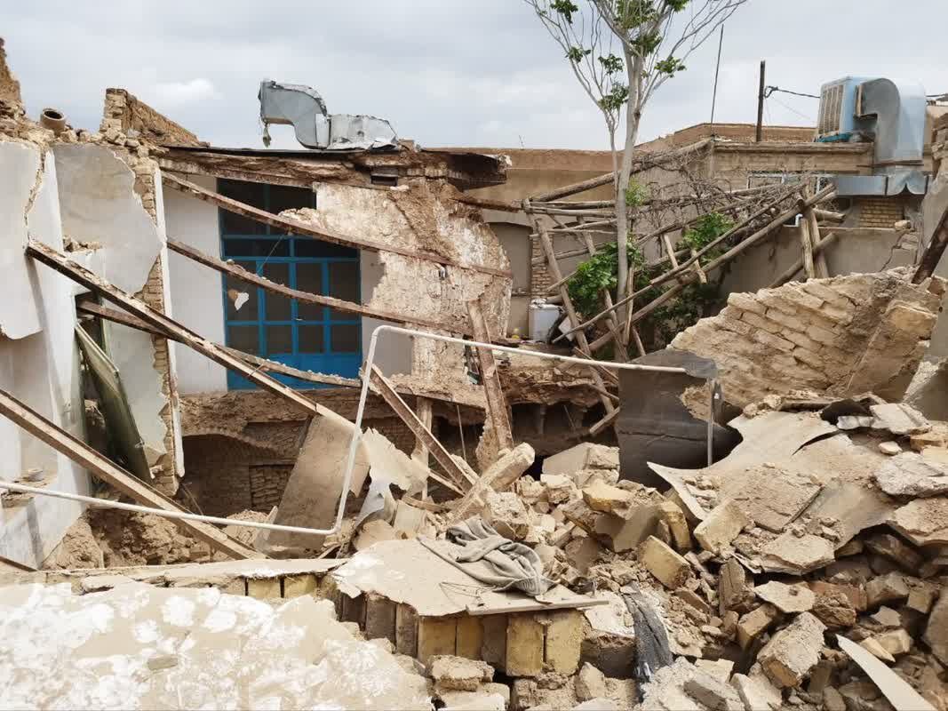 2014907 - ریزش و تخریب یک واحد مسکونی فرسوده در شهر یزد بر اثر بارندگی