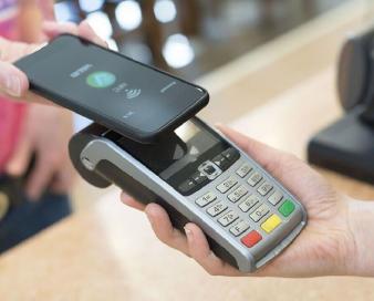 30315650811 - طرح «کهربا» با ۶ بانک آغاز شد/ پرداخت با گوشی به جای کارت