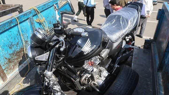 2021569 - مرگ راکب ۱۵ ساله موتورسیکلت در اثر واژگونی در شهر تلخاب